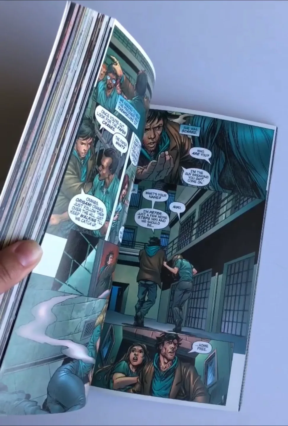 HEROES volume one, DC comics - book image indicator(3)