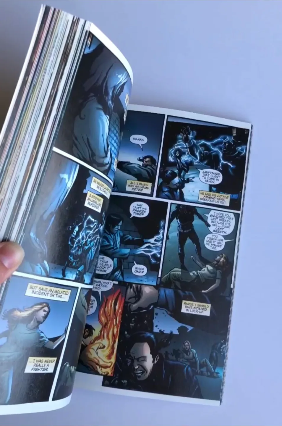 HEROES volume one, DC comics - book image indicator(8)