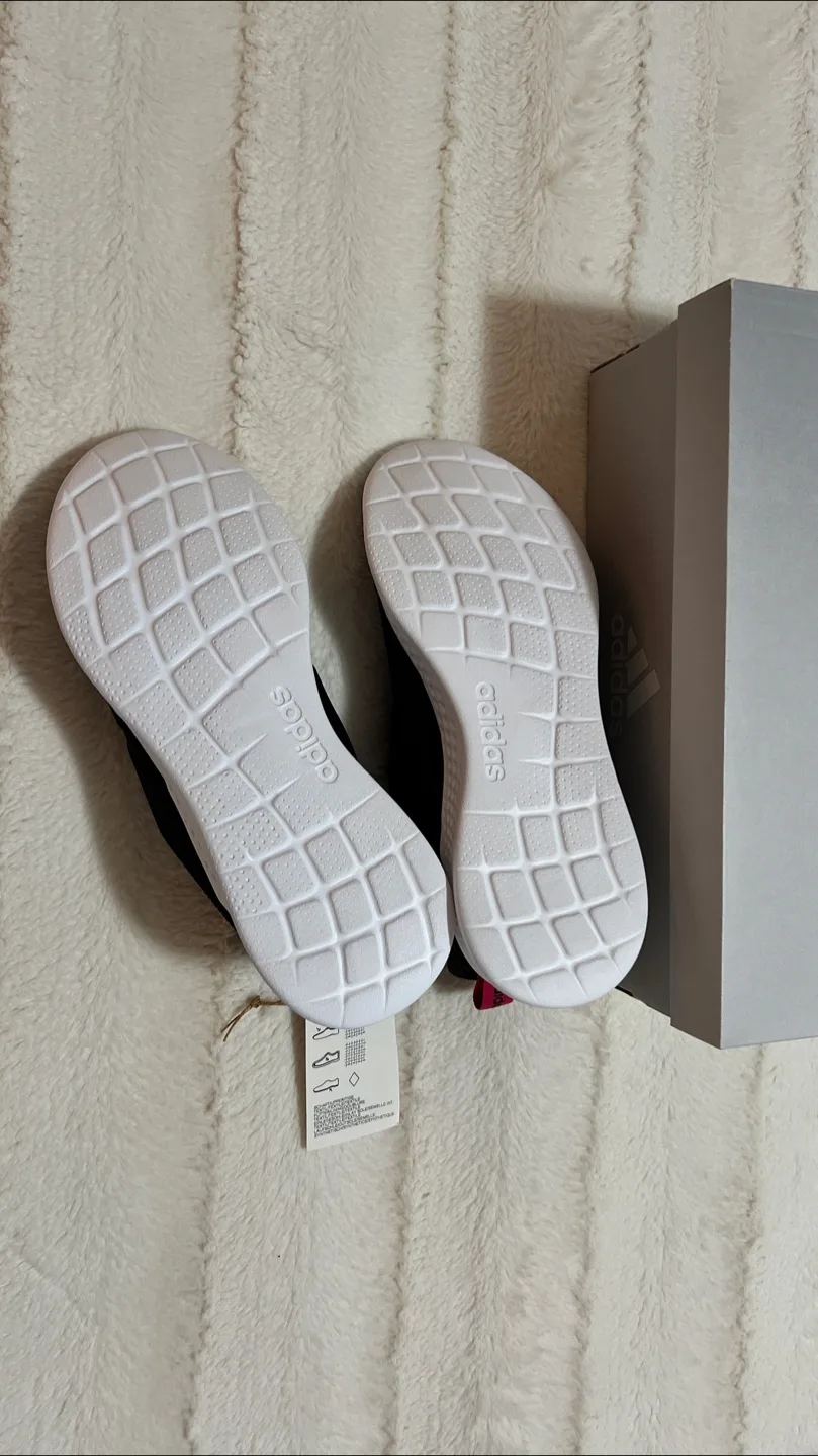 Adidas runners size 8 image indicator(8)