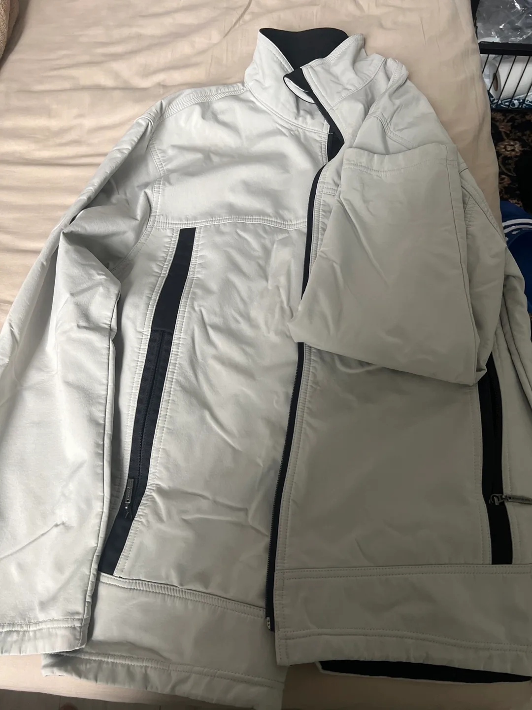 Beige water resistant jacket 🥕 thumbnail