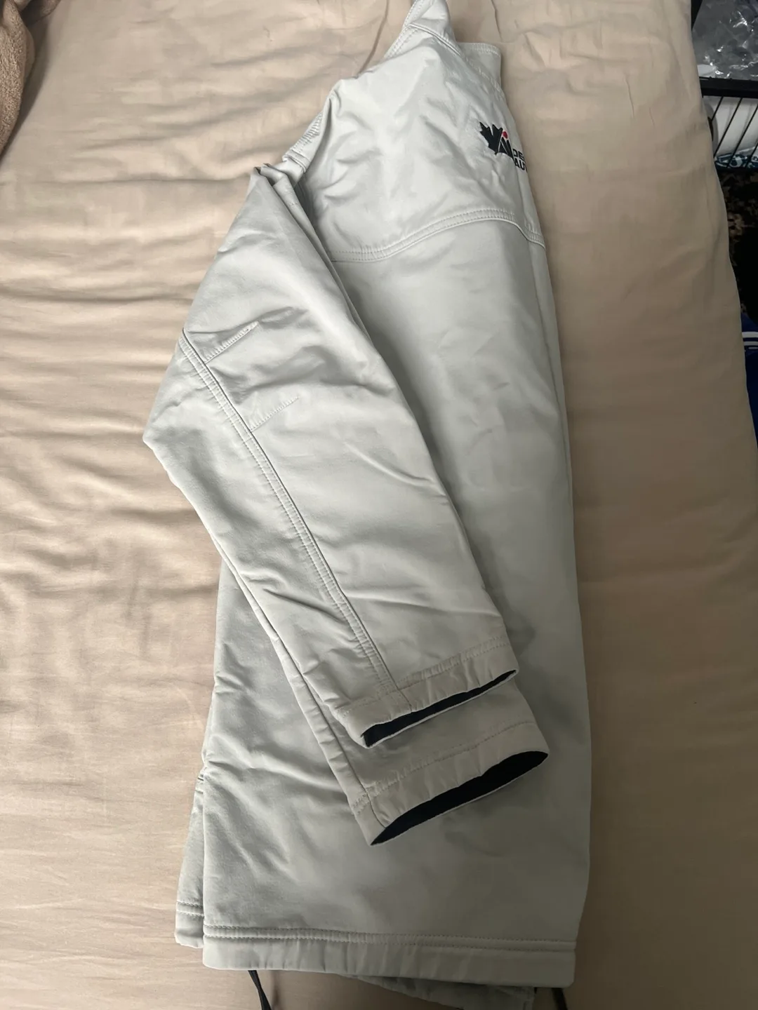 Beige water resistant jacket 🥕 image indicator(2)