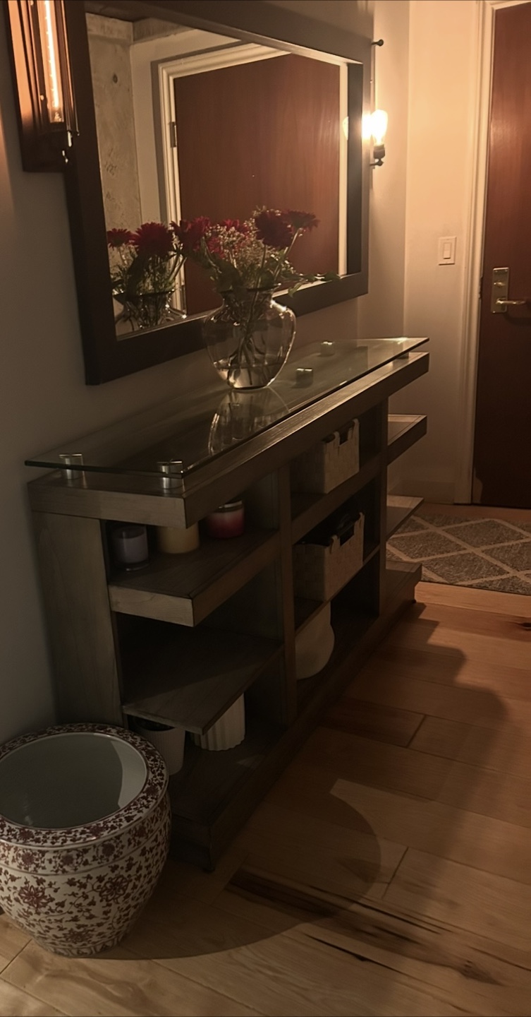 Entryway Table - photo 3