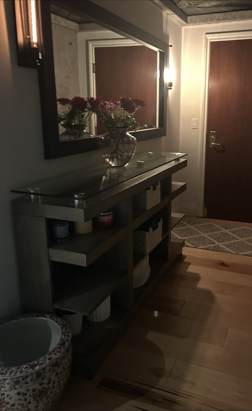 Entryway Table - photo 5