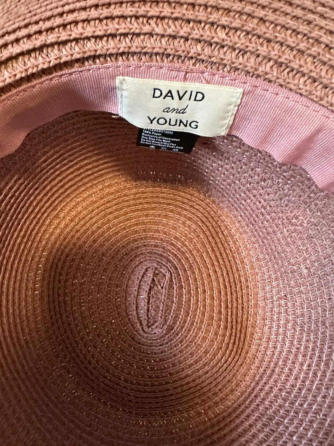 David and Young Straw Hat image indicator(2)
