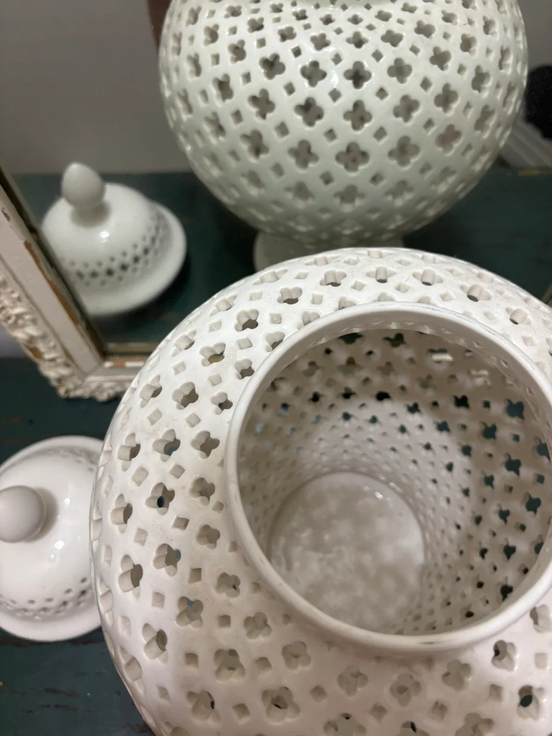 Chinoiserie-Style Latticed Porcelain Ginger Jar image indicator(3)