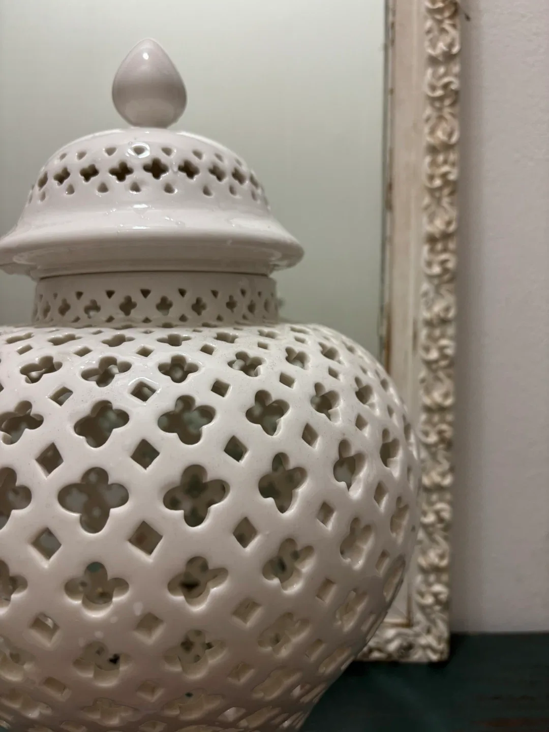 Chinoiserie-Style Latticed Porcelain Ginger Jar image indicator(2)