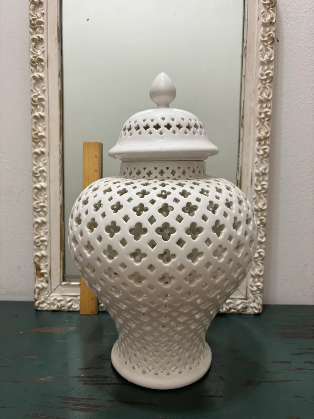 Chinoiserie-Style Latticed Porcelain Ginger Jar image indicator(4)