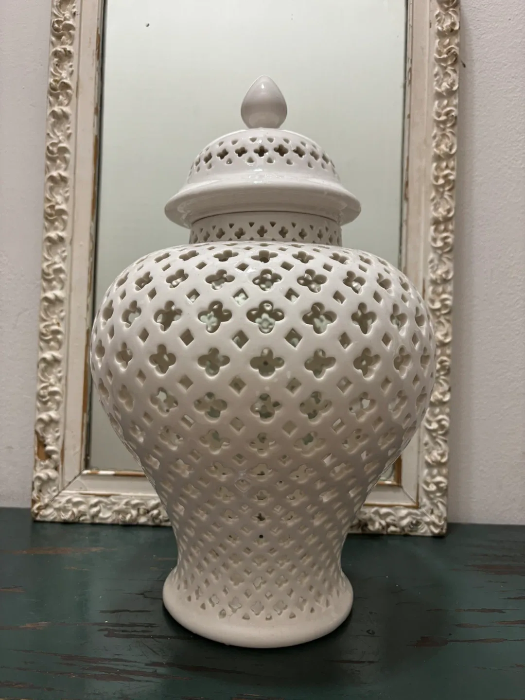 Chinoiserie-Style Latticed Porcelain Ginger Jar image indicator(6)