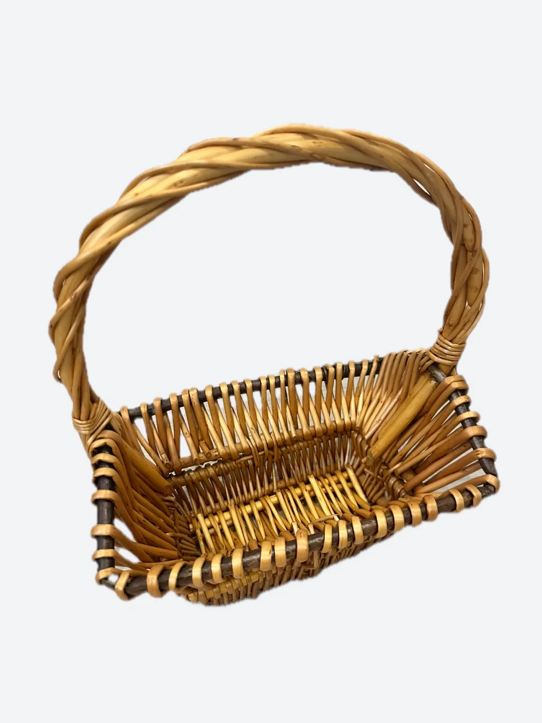 Small Wicker Basket with Handle 🥕 image indicator(2)