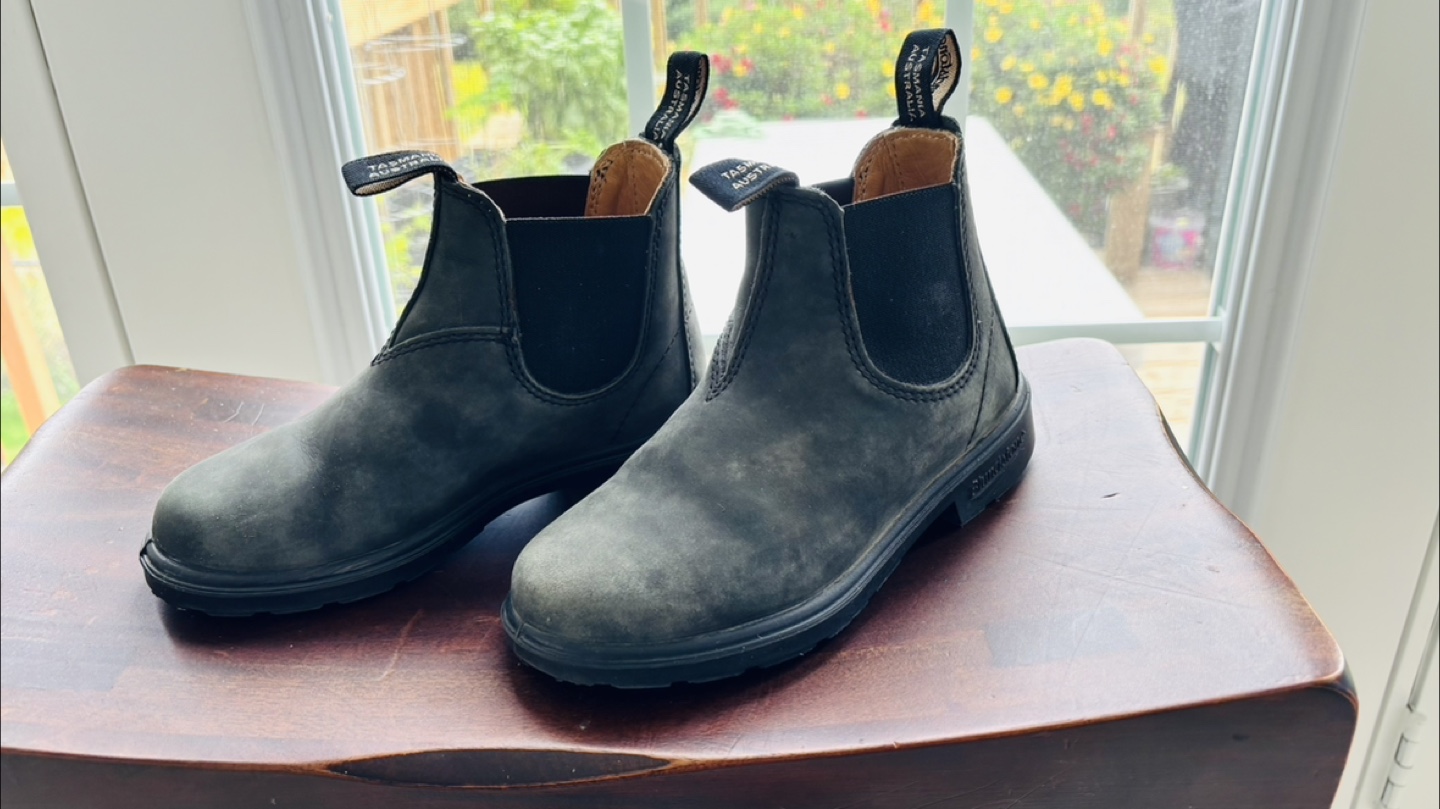 Blundstone Boots, Size 12 Kids US