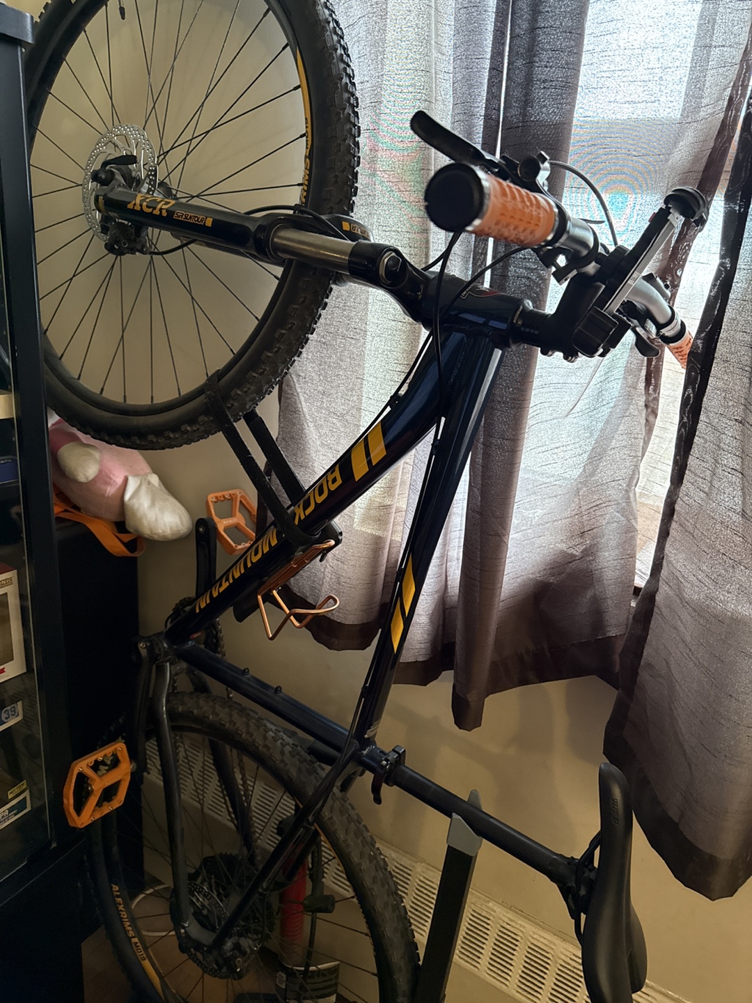 2019 Rocky Mountain medium 9-speed bike