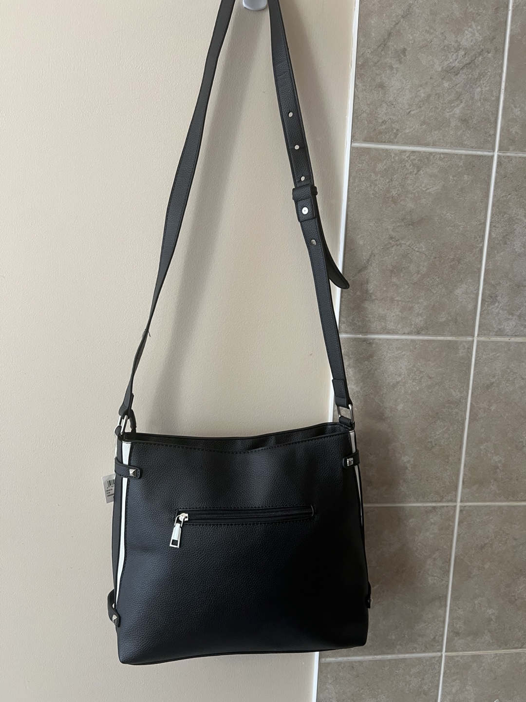 Black shoulder bag from Laura