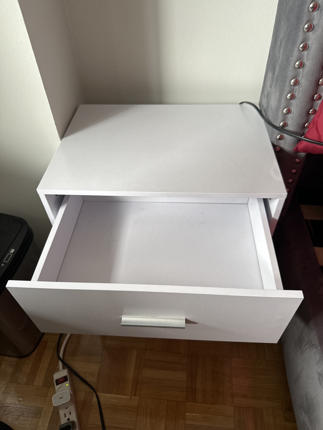 🥕 White 2-Drawer Nightstand - photo 2