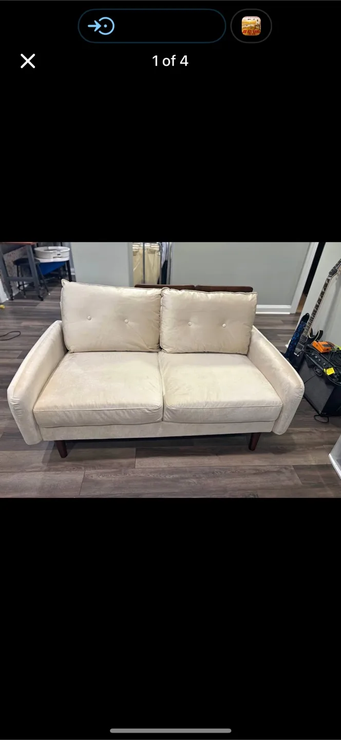 Small couch . Easy garage pick up thumbnail