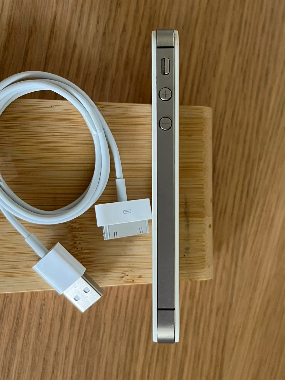 ‼️COLLECTOR - iPhone 4S+ALL original accessories image indicator(5)