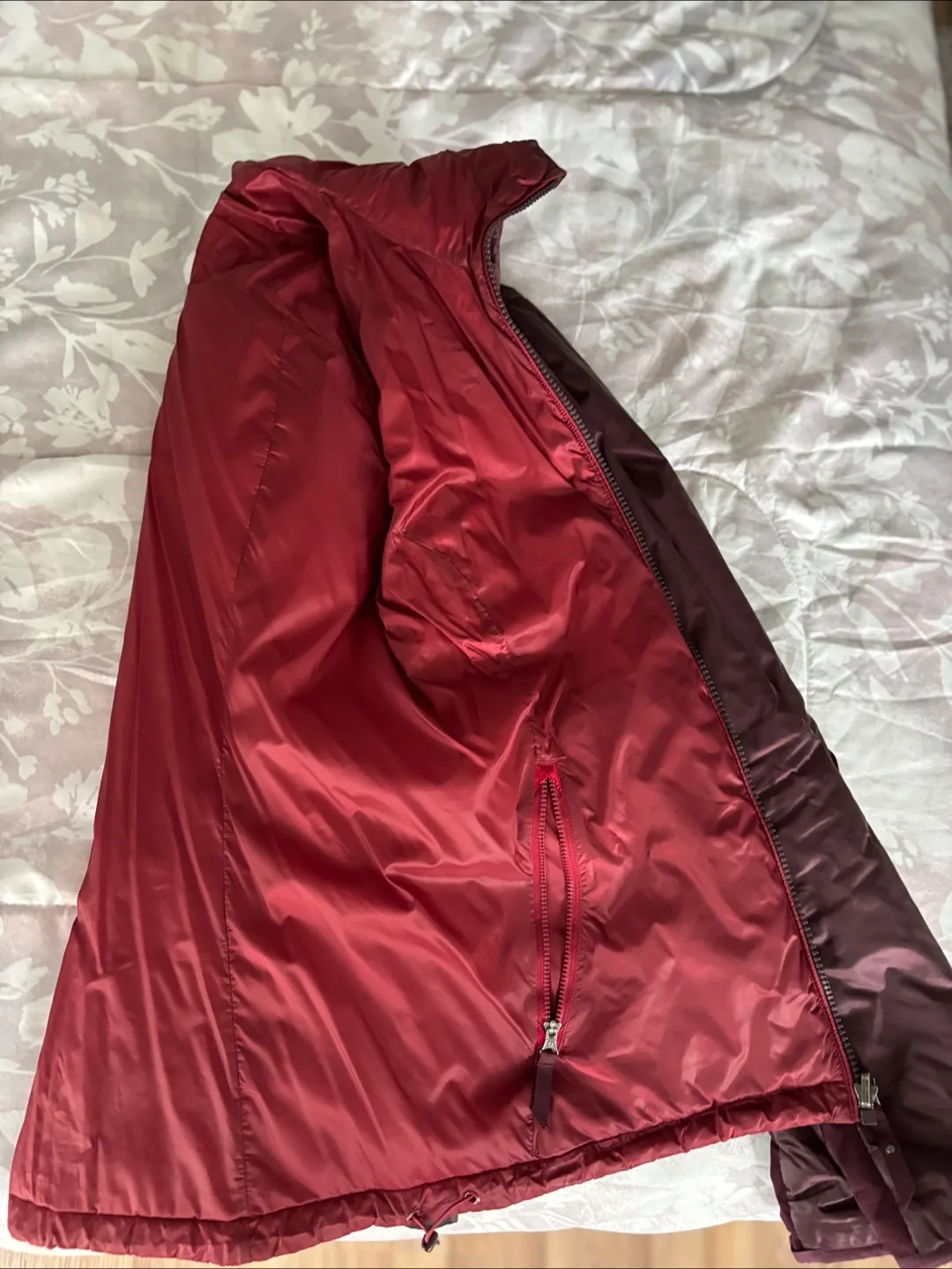Lululemon Reversible Jacket, Maroon - size 6 image indicator(3)