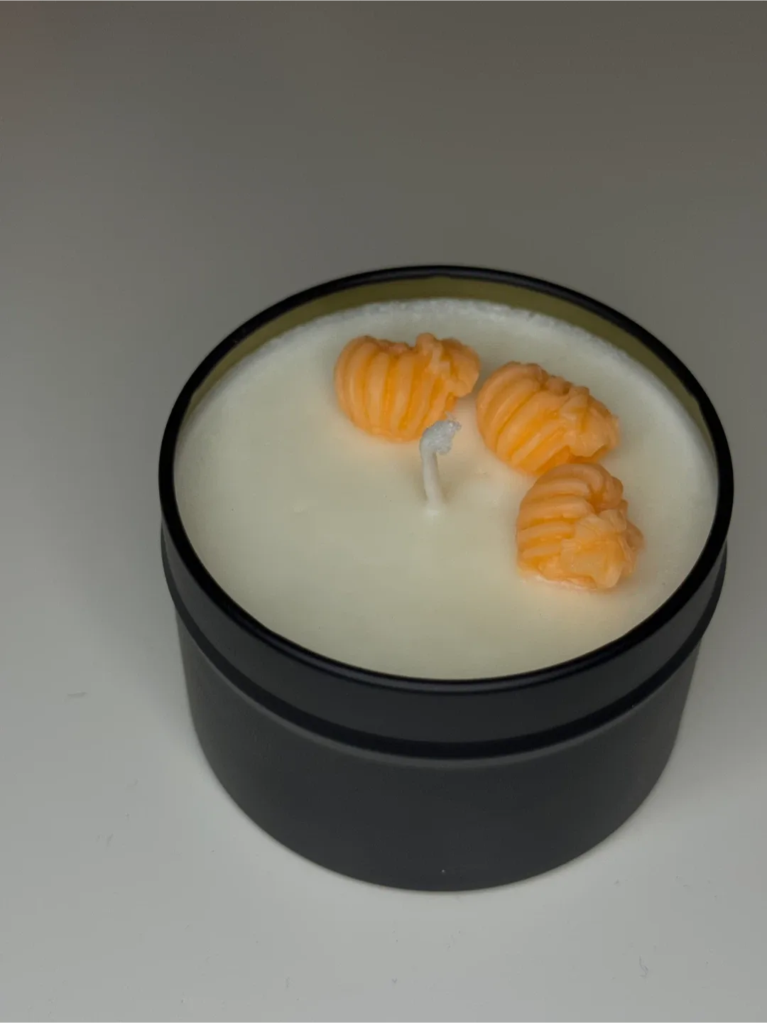 Pumpkin Soy Candle in Black Tin – Handmade Autumn Decor image indicator(5)