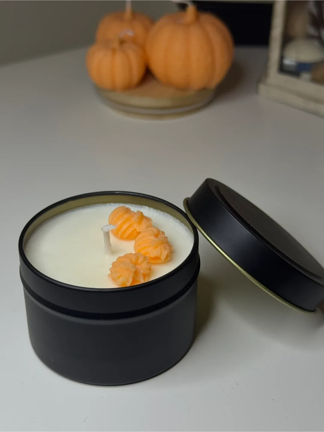 Pumpkin Soy Candle in Black Tin – Handmade Autumn Decor image indicator(2)