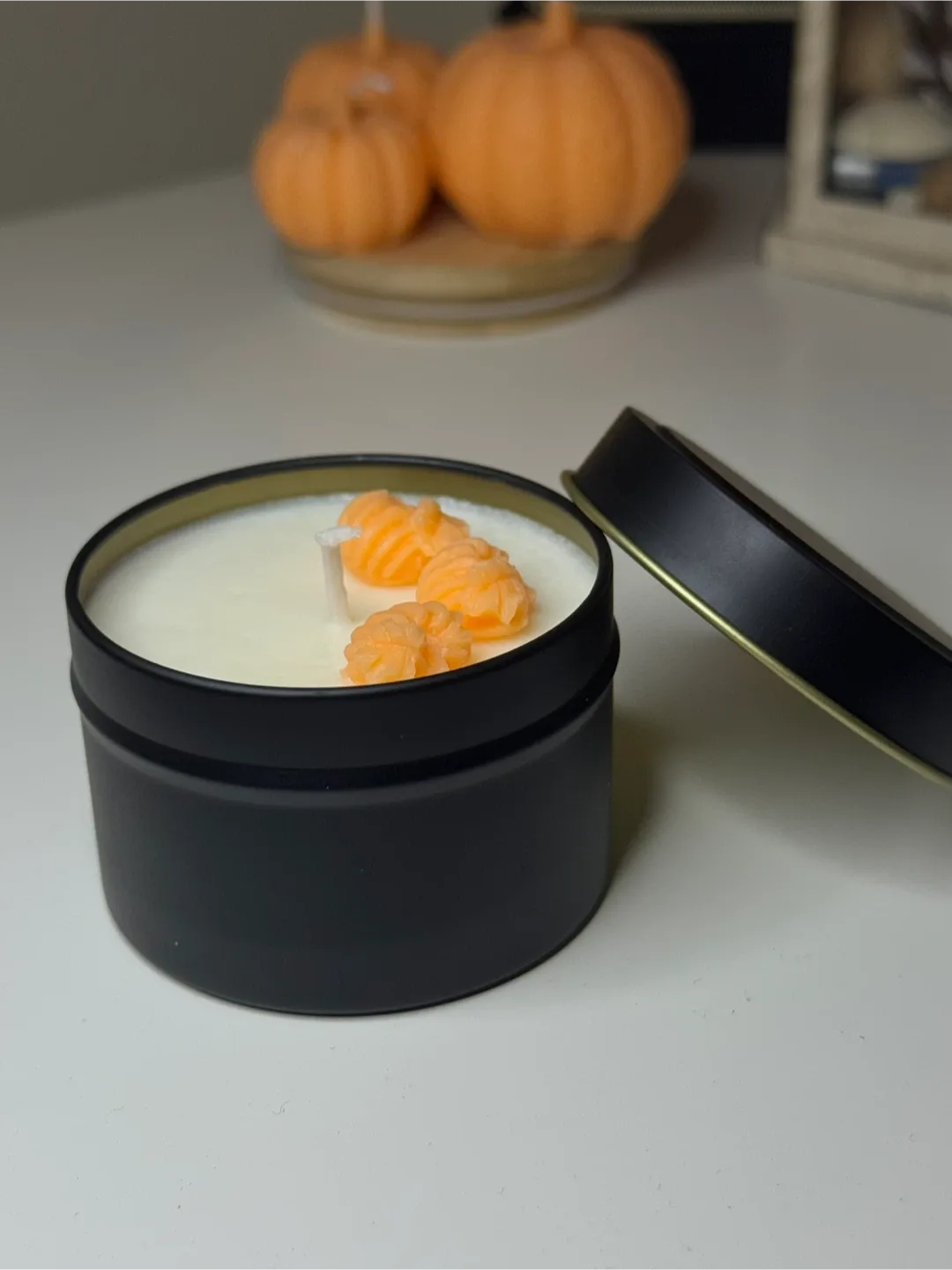 Pumpkin Soy Candle in Black Tin – Handmade Autumn Decor image indicator(3)