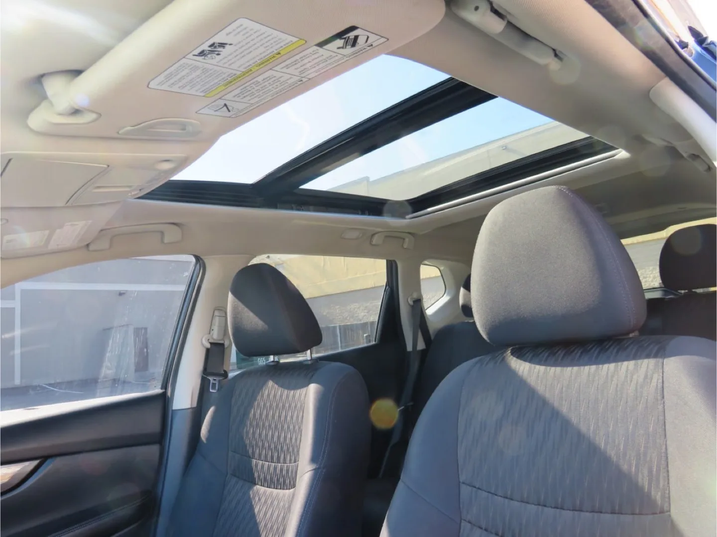 2019 Nissan Rogue SV AWD - Black SUV image indicator(7)