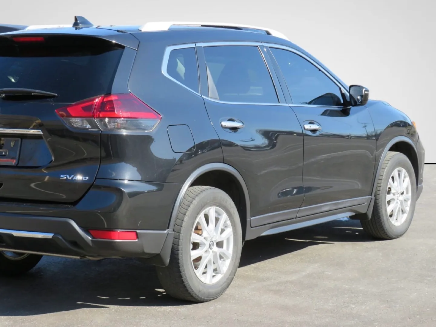 2019 Nissan Rogue SV AWD - Black SUV image indicator(3)