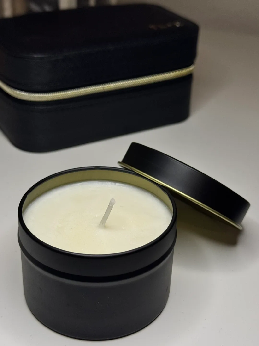 Soy Candle in Black Tin – Handmade & Eco-Friendly image indicator(5)