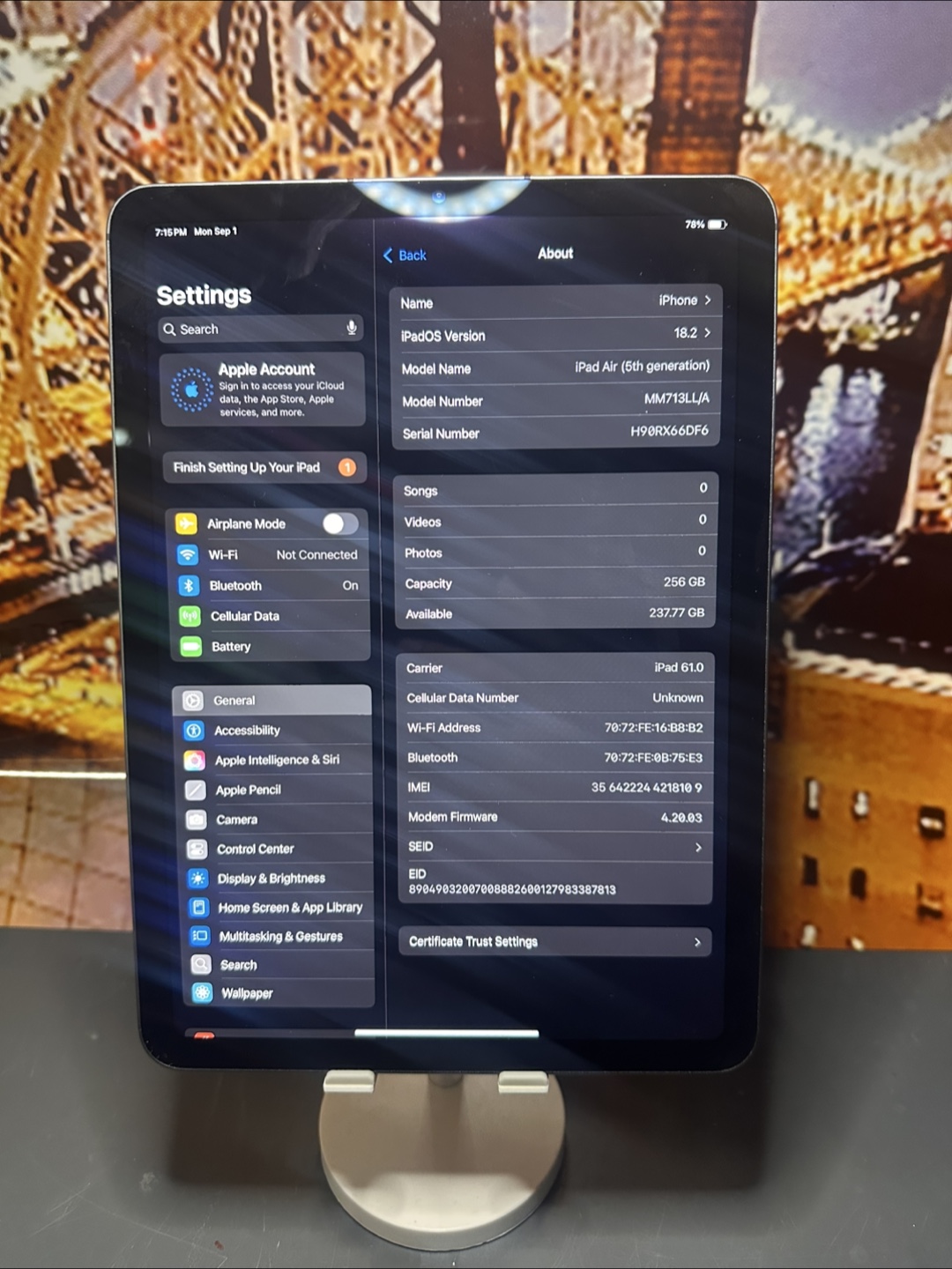 IPad Air 5th Gen Bundle - photo 2