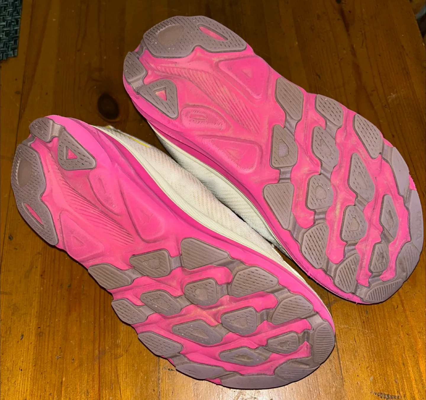 Hoka One Clifton 9 Women’s Running Shoes - SZ 9 (41.5) image indicator(4)