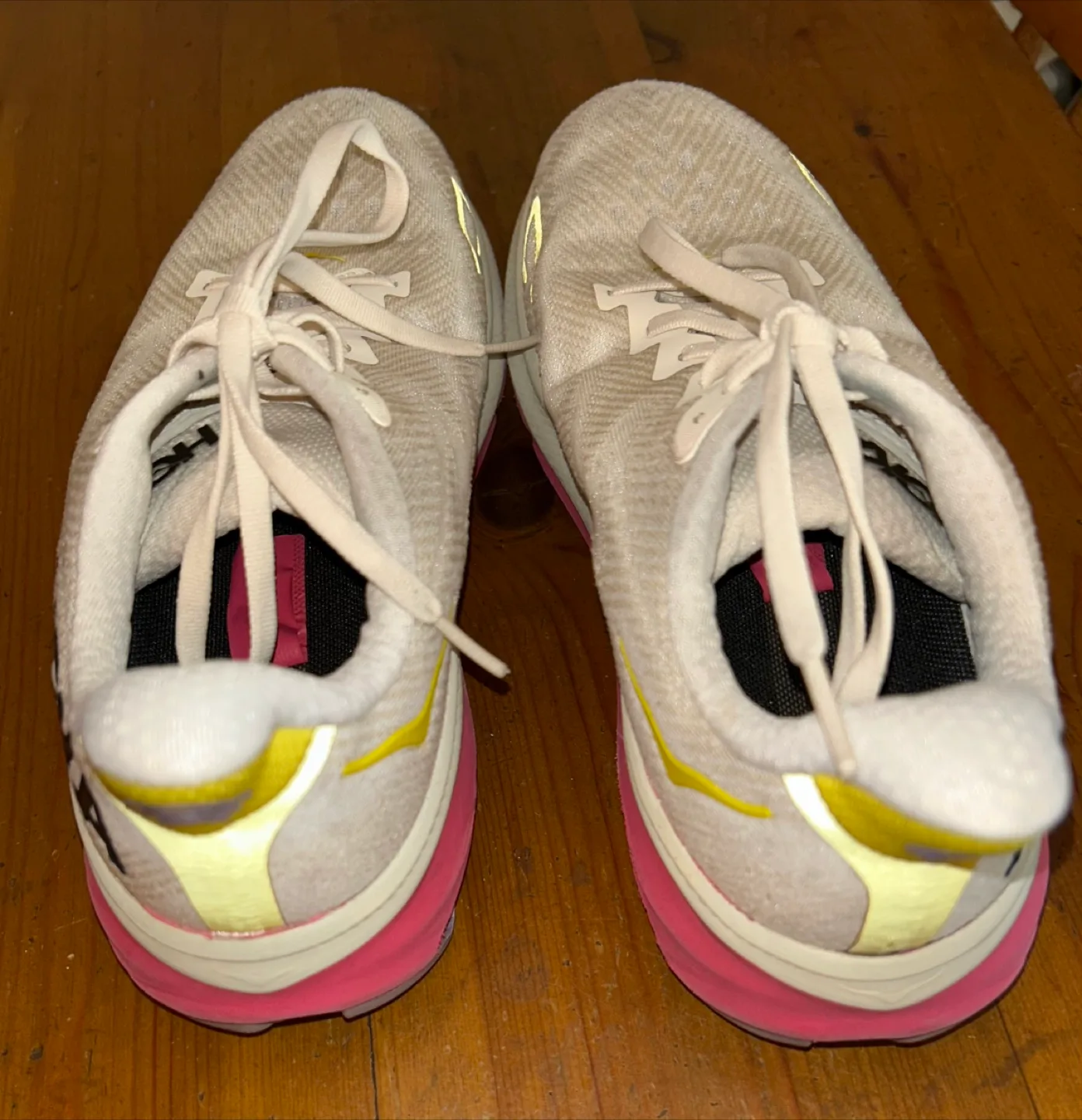 Hoka One Clifton 9 Women’s Running Shoes - SZ 9 (41.5) image indicator(2)