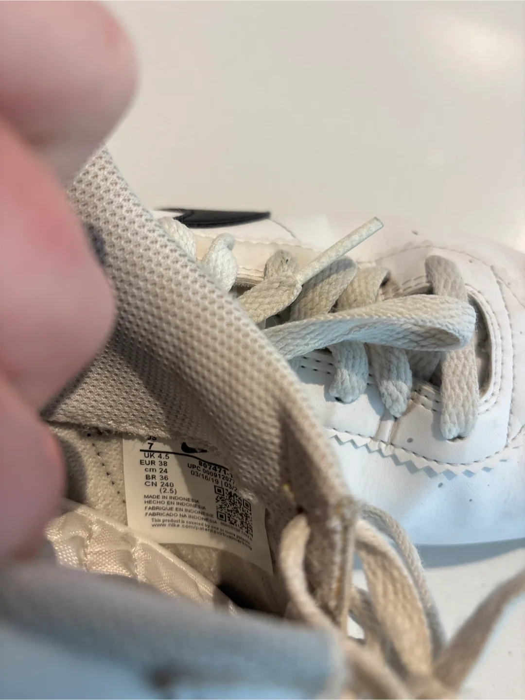 Nike Cortez White/Black, US 7 Women's image indicator(5)