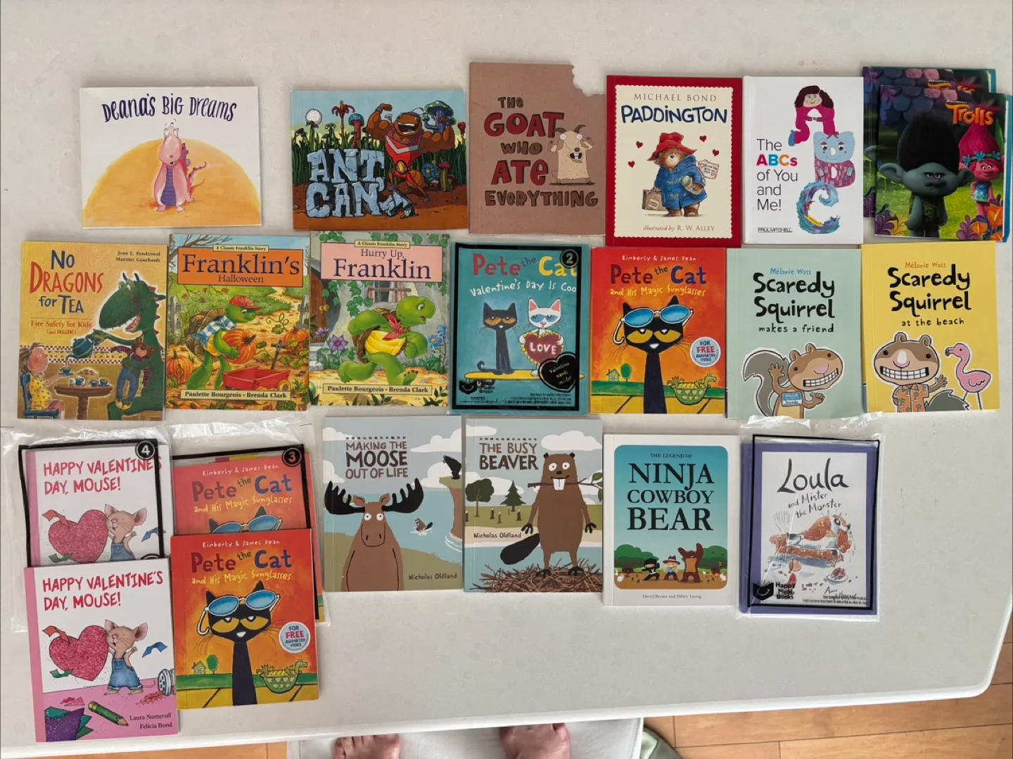 Lot of Kids mini Books - new or like new image indicator(3)