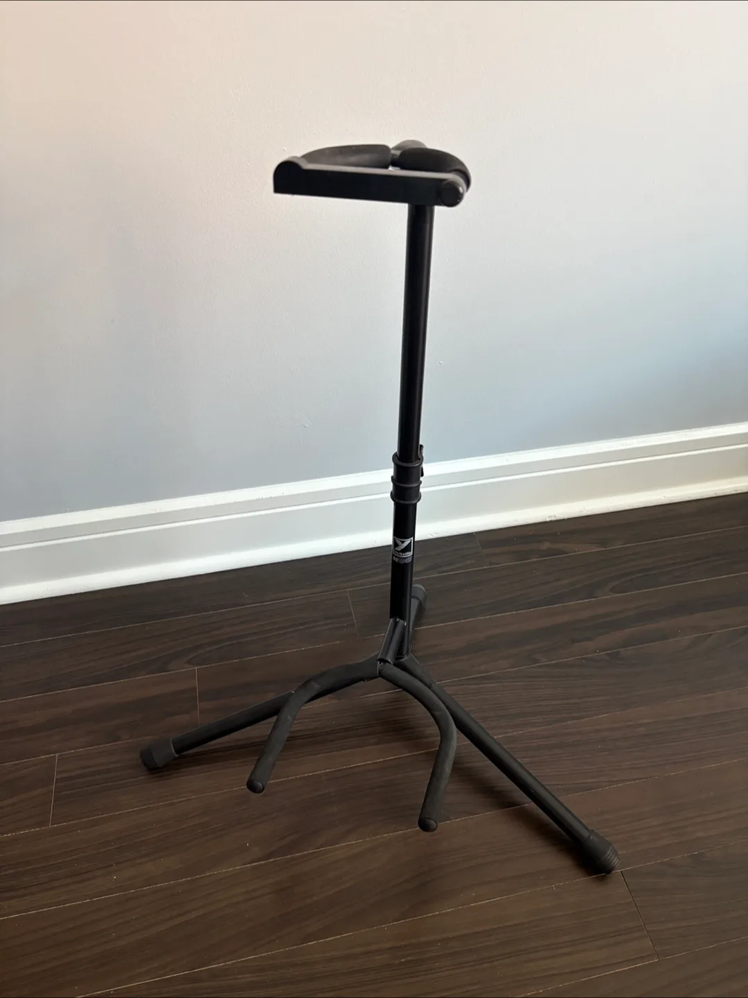 Yorkville Sound Deluxe Guitar Stand GS-204B