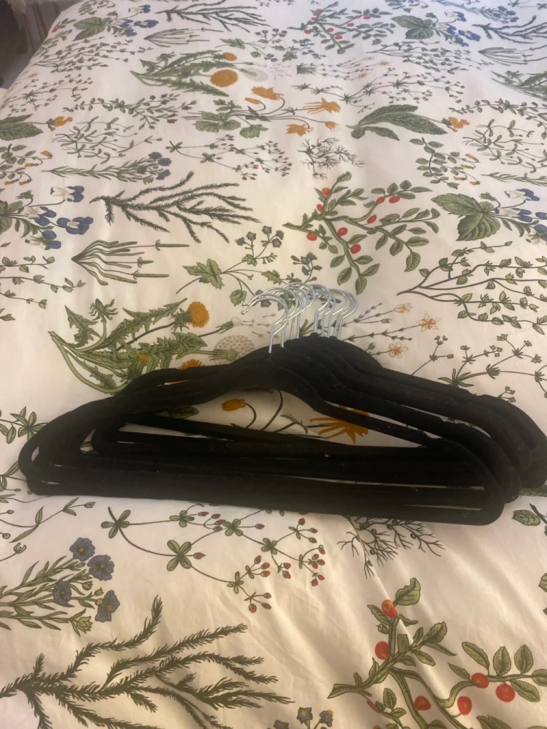 Black Velvet Clothes Hangers - Set of 10 image indicator(3)