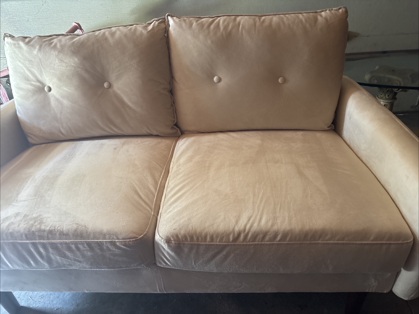 Small couch . Easy garage pick up - photo 3