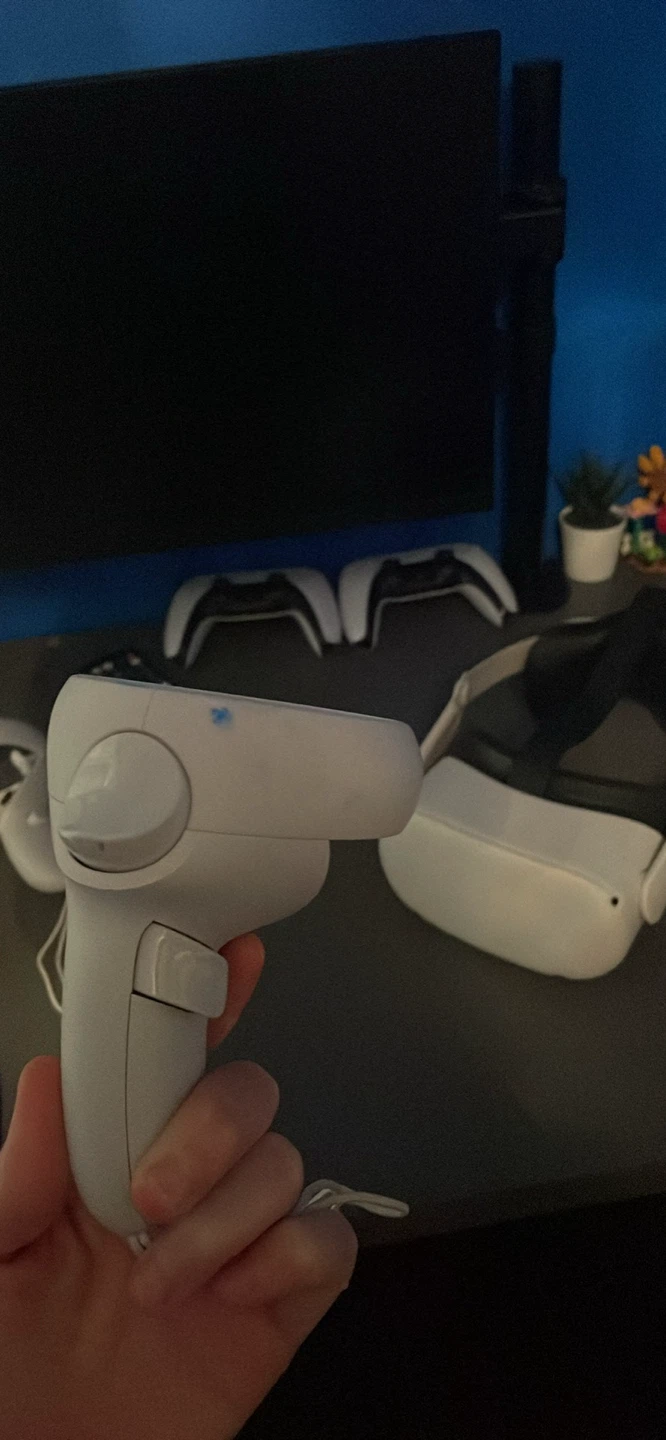 Oculus Quest 2 - photo 3