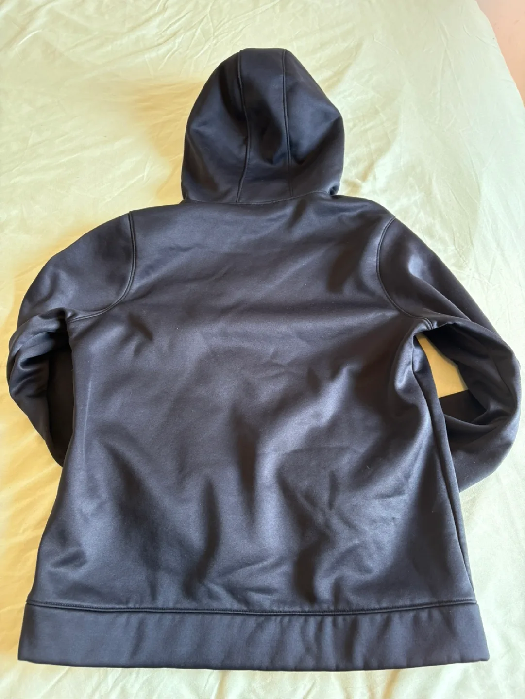 🆕 Under Armour Hoodie - Size Small image indicator(2)