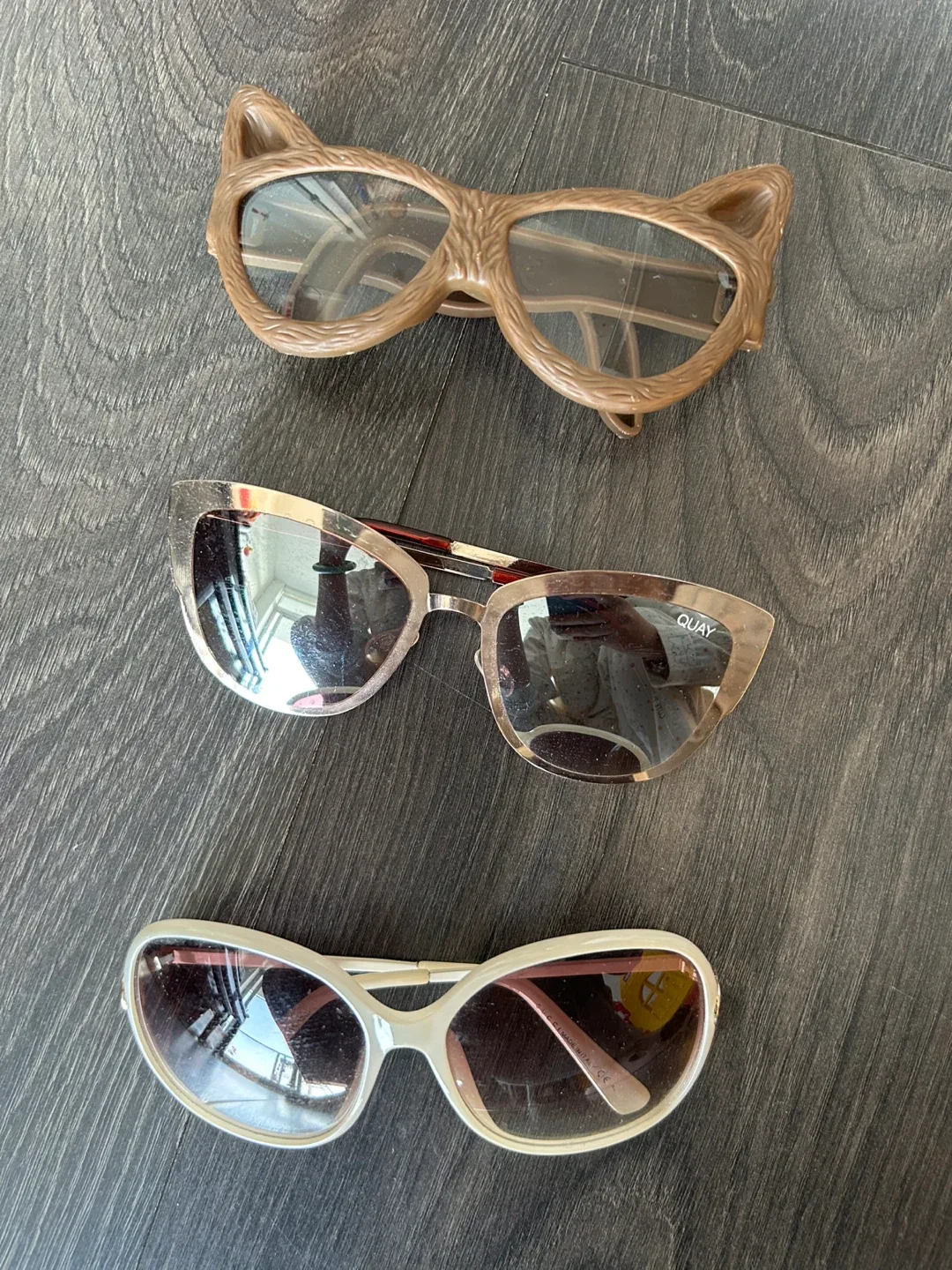 Gucci & Quay Sunglasses Bundle thumbnail