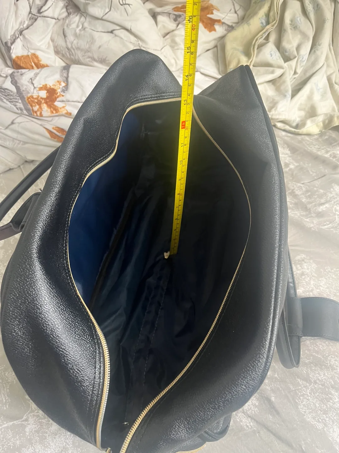 Kensie Black Carry-On Luggage image indicator(9)