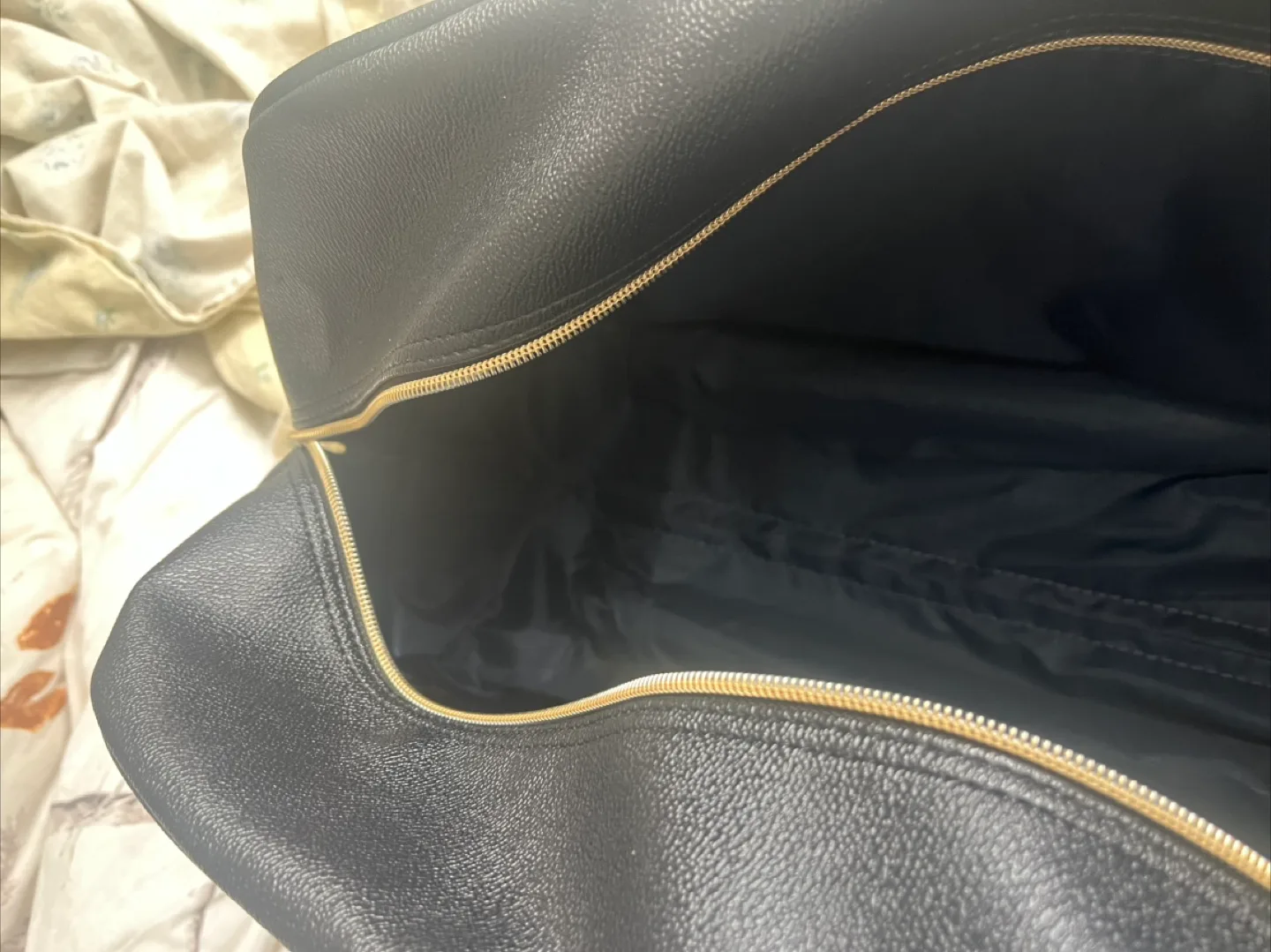 Kensie Black Carry-On Luggage image indicator(8)