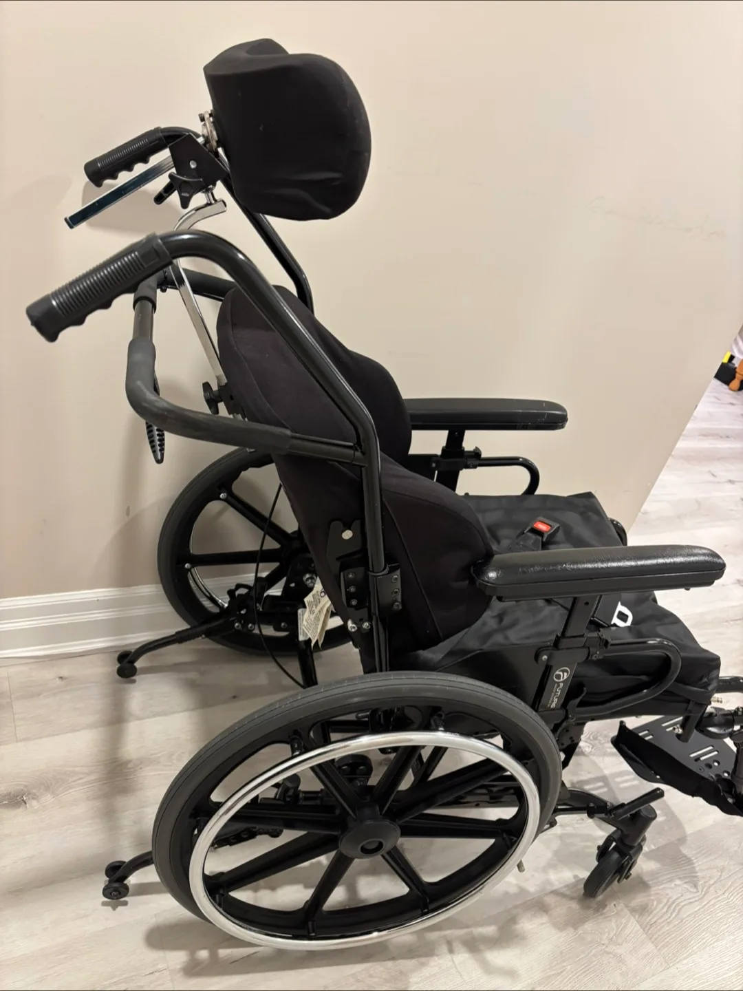 ROHO Wheelchair - Black image indicator(10)