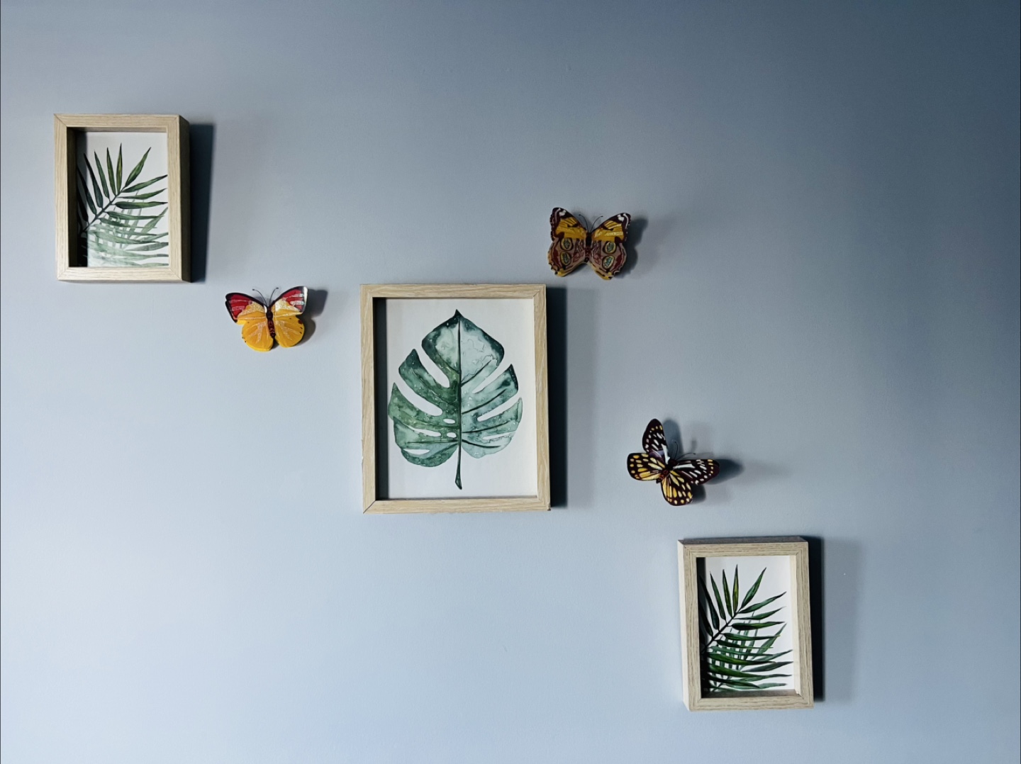 Beautiful wooden picture frame set and Butterfly Decorations