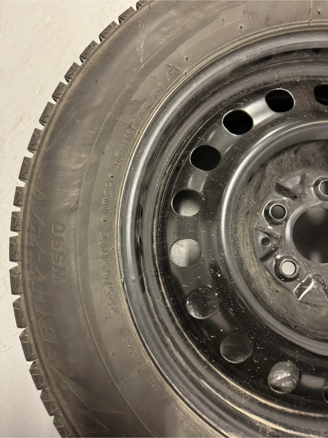 Selling 4 Winter Tires mounted on Steel Rims - photo 4