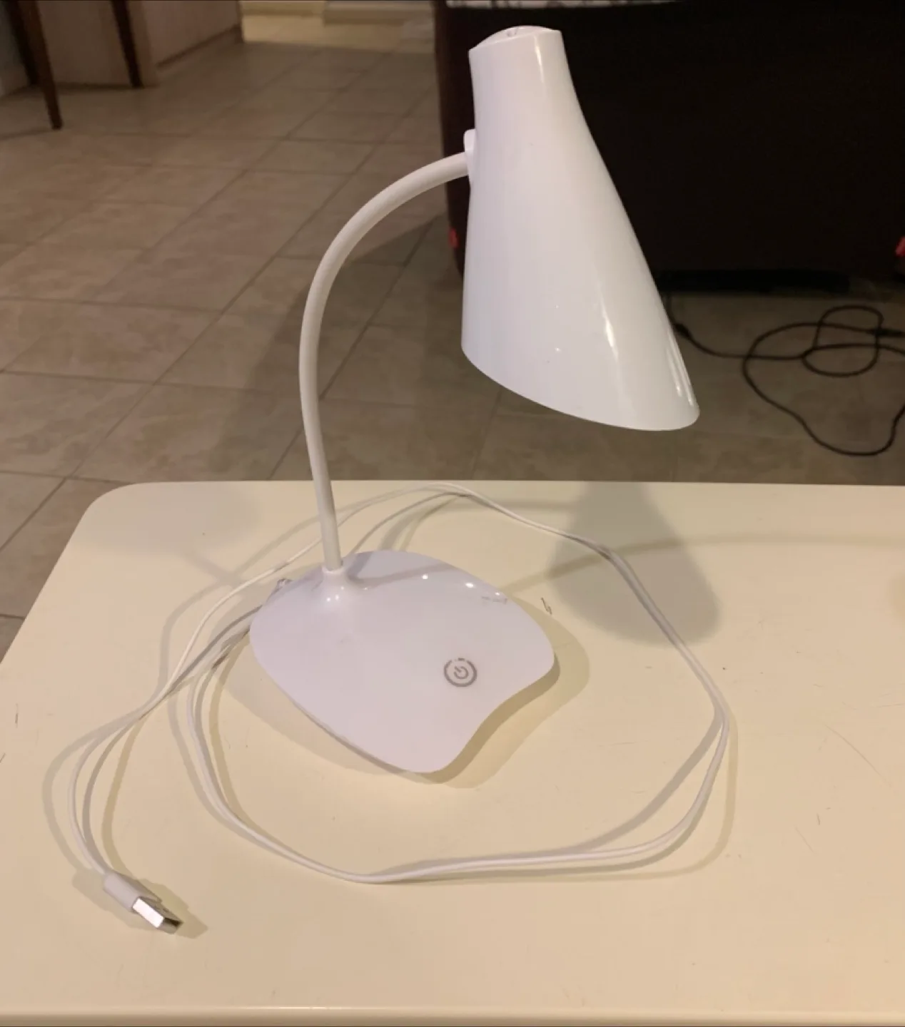 🥕 White LED Desk Lamp thumbnail