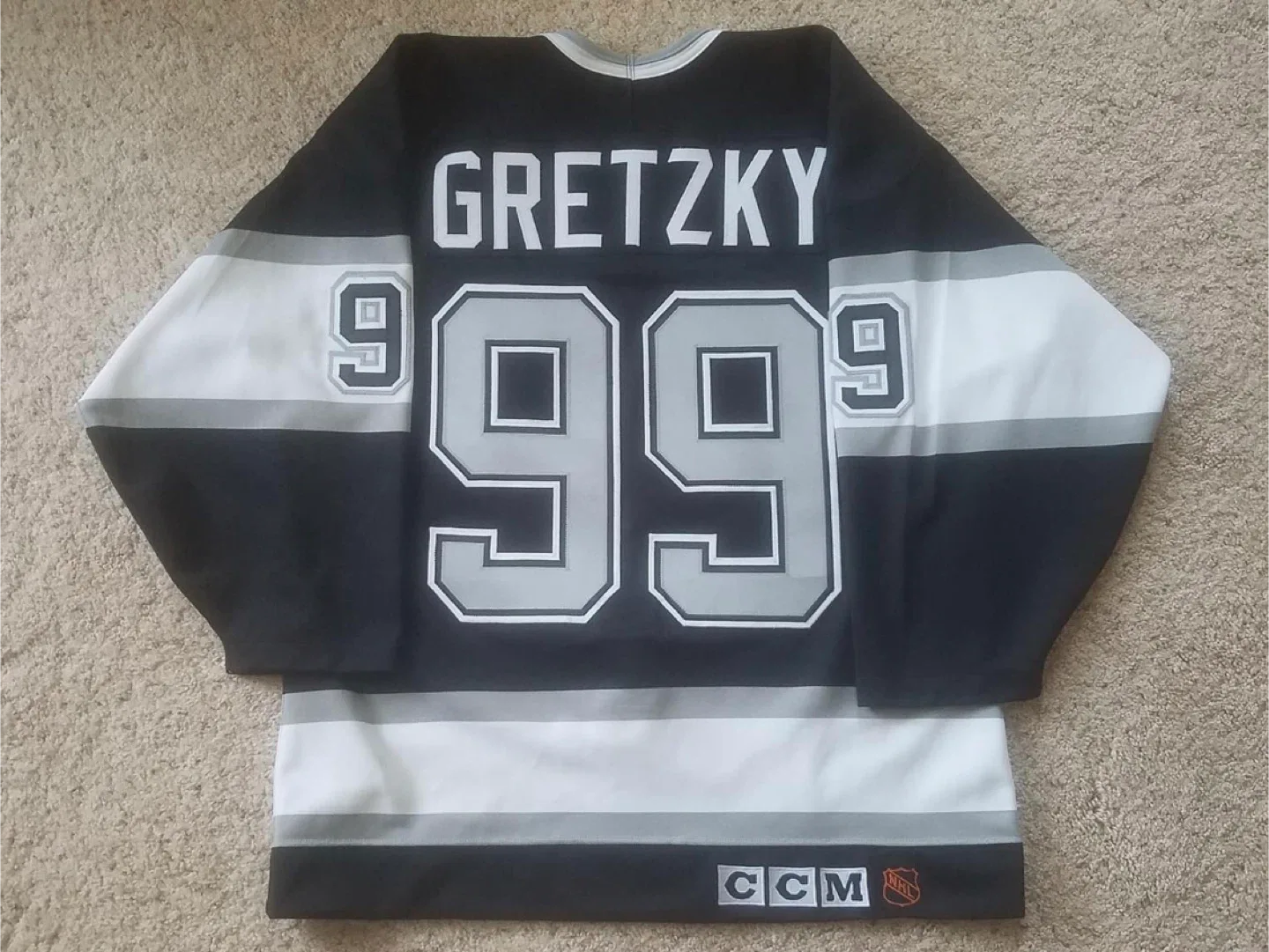 Gretzky #99 Los Angeles Kings Hockey Jersey image indicator(2)