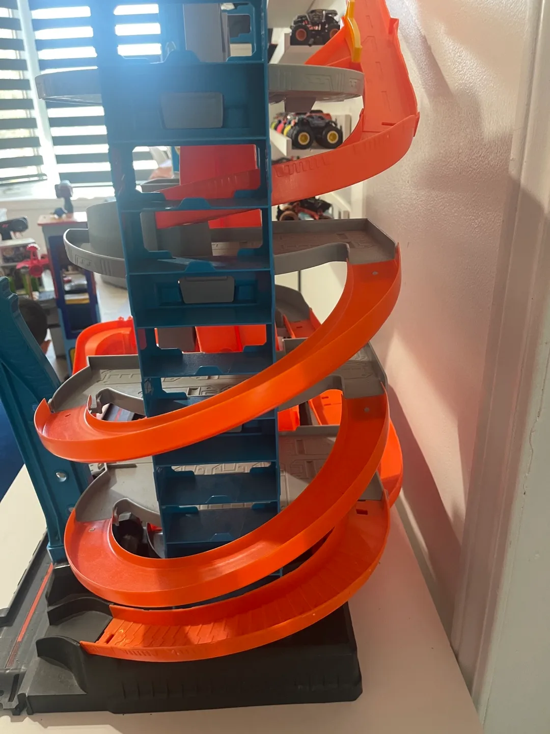 Hot wheels Ultimate Garage image indicator(3)