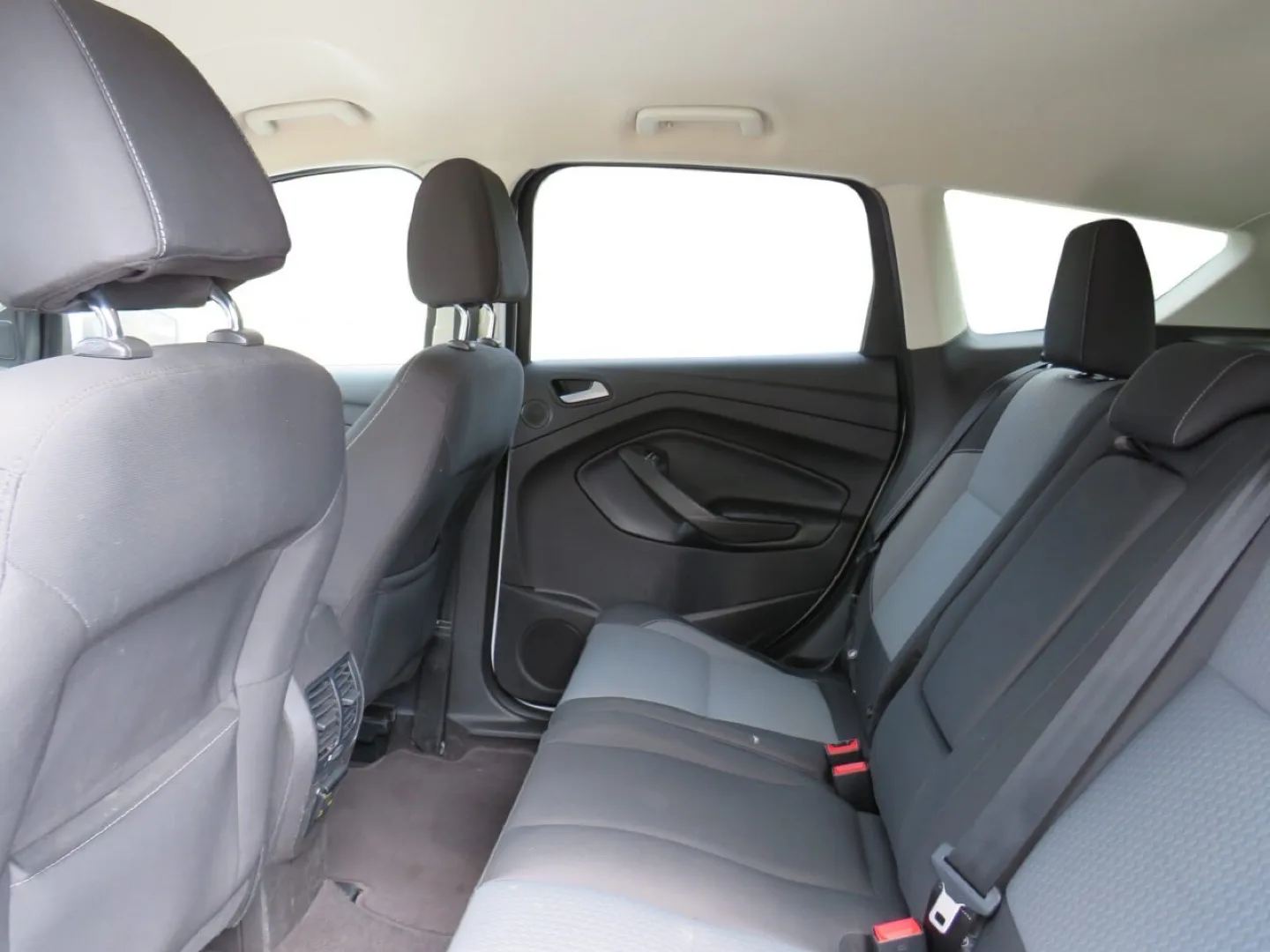 2017 Ford Escape Titanium - Blue SUV image indicator(9)