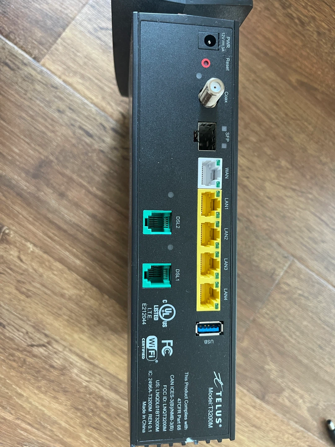 Telus Wi-Fi Modem - T3200M - photo 2