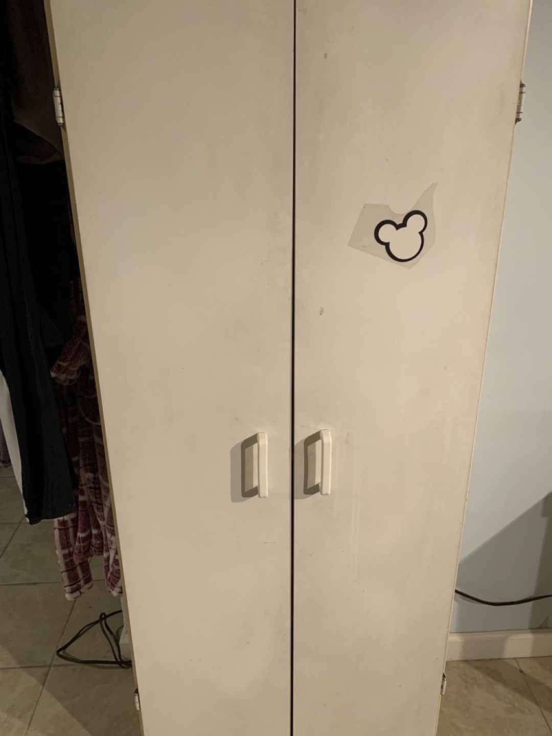 🥕 White Wardrobe Cabinet