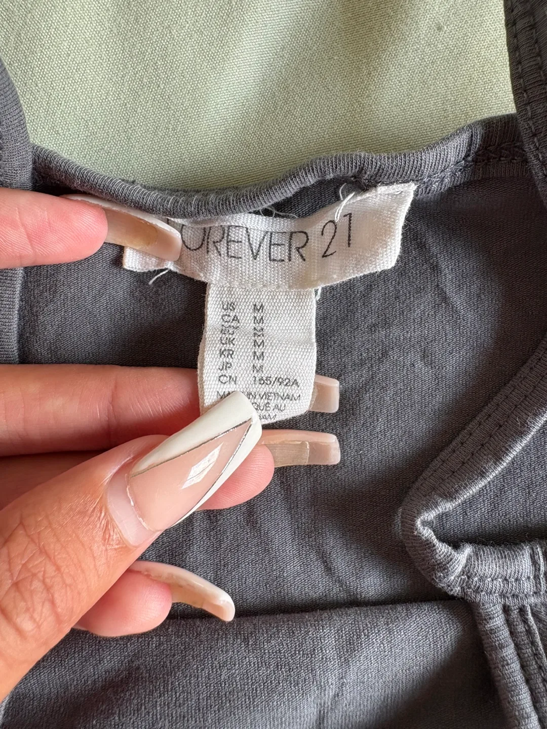 Forever 21 Grey Tank Top - Size Medium image indicator(2)