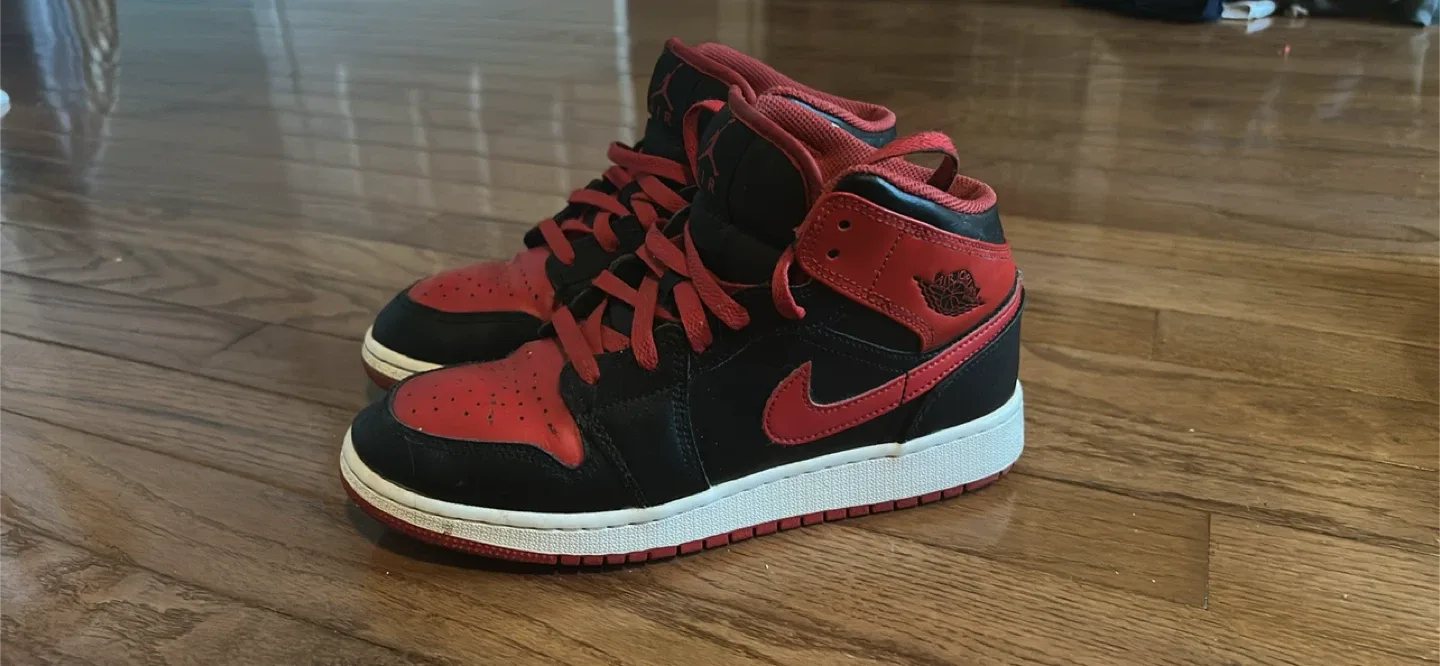 Nike Air Jordan 1 High Red/Black thumbnail